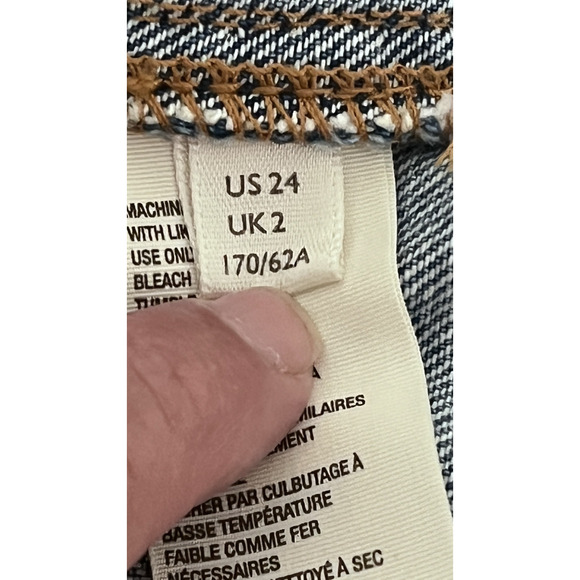 We The Free Twenty Four Cut Off Skirt SZ 24 Button Fly Distressed Raw Hem Boho - Picture 10 of 12